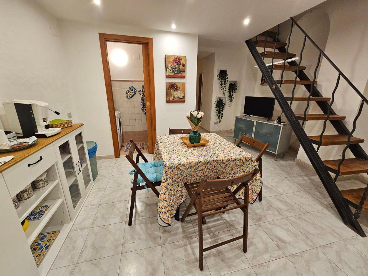 La Maison Bouganville Salerno Zewnętrze zdjęcie